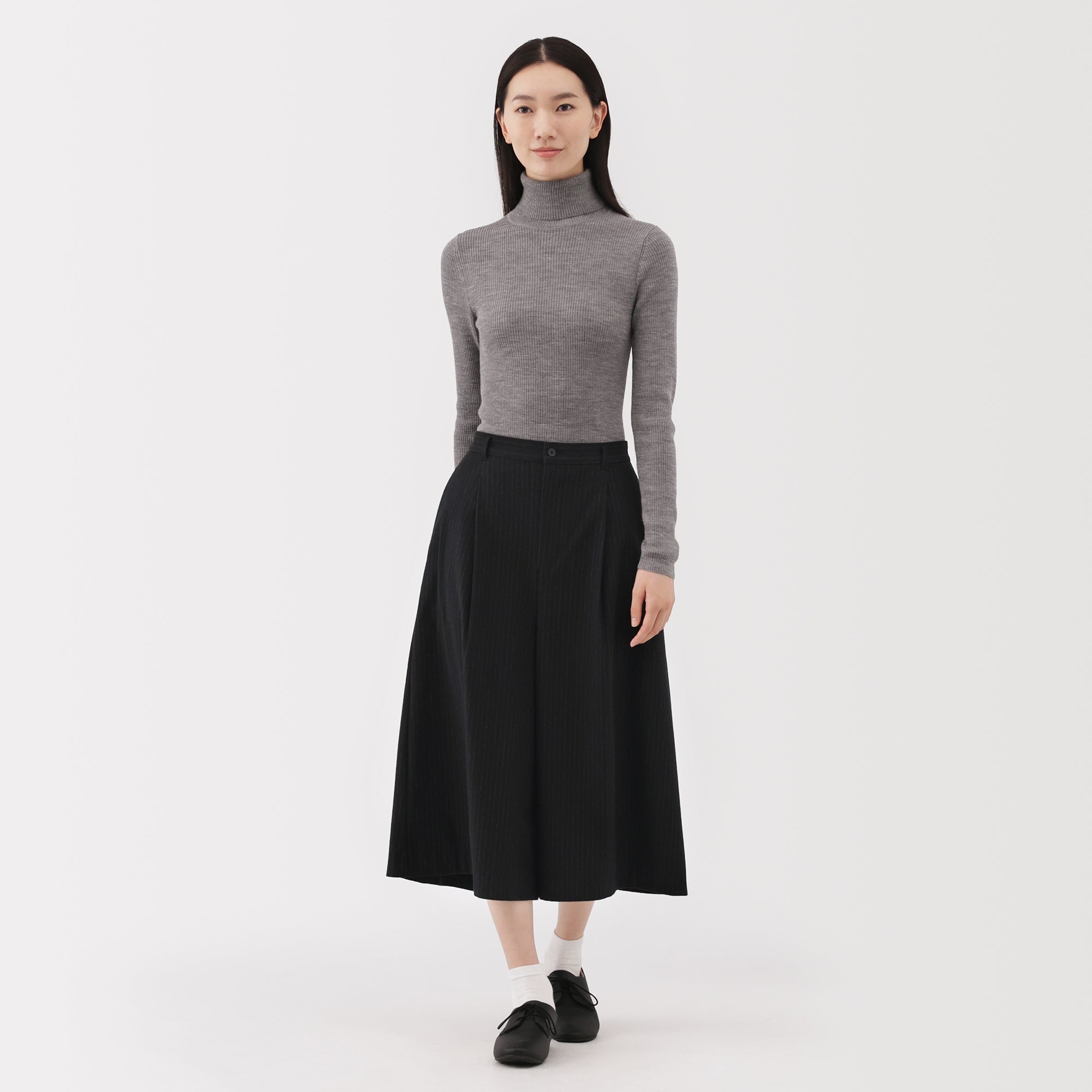 Brushed Cropped Pants - Image 3