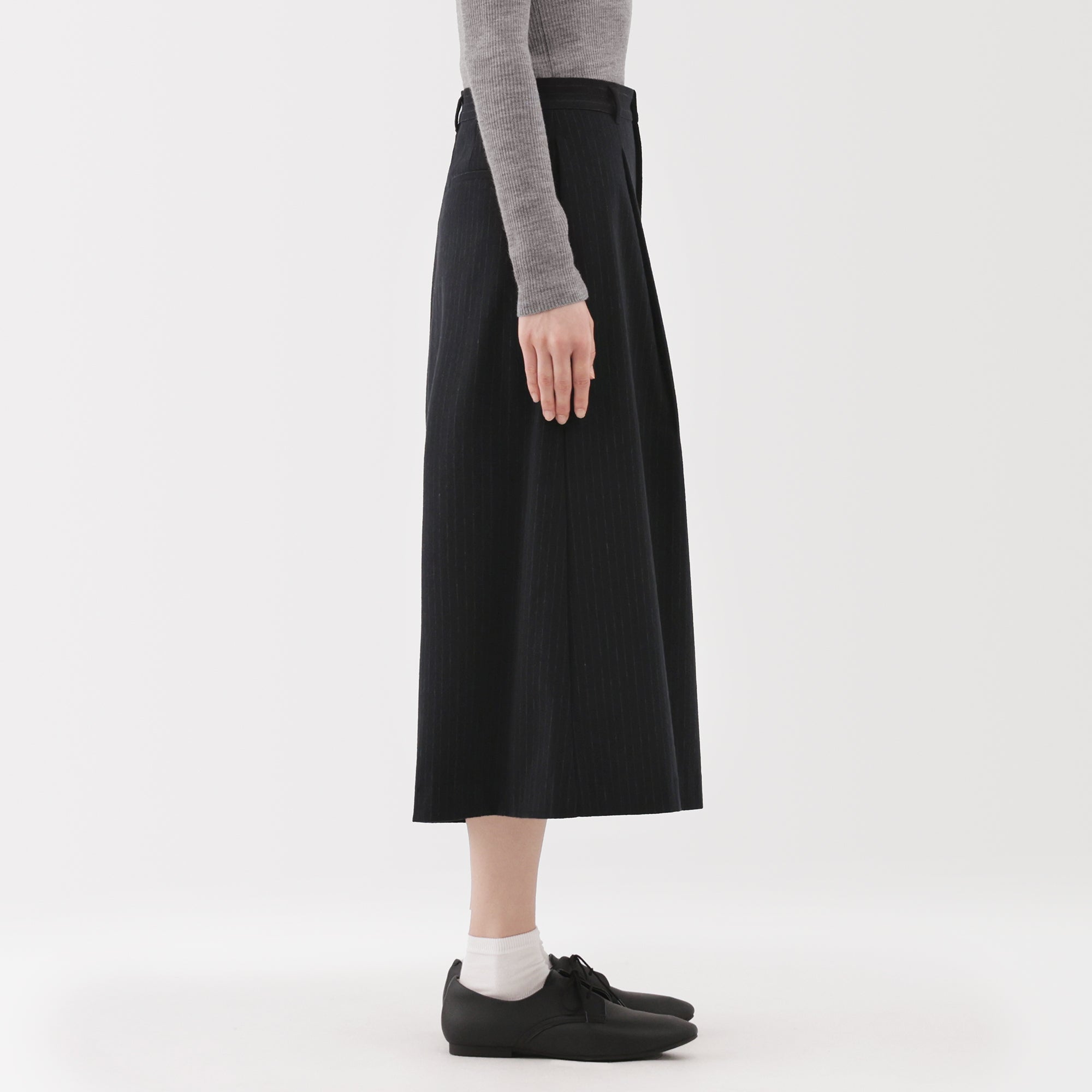 Brushed Cropped Pants - Image 4