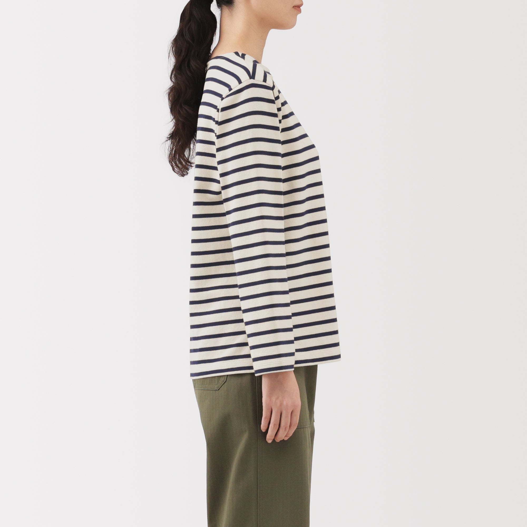 Heavyweight Boat Neck T-Shirt - Image 13