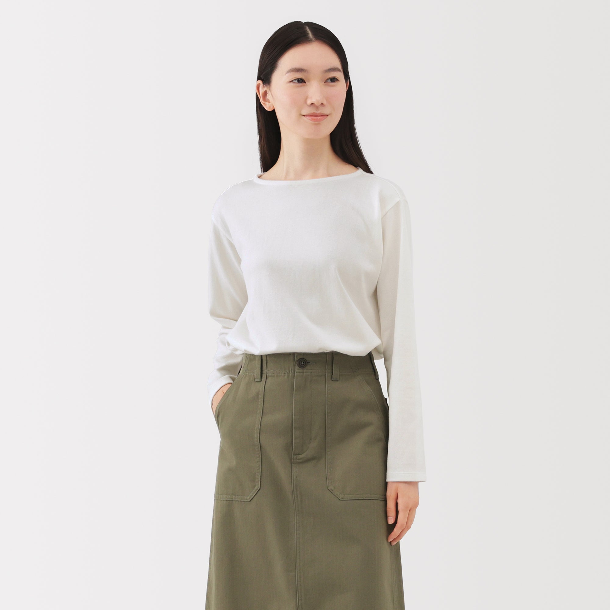 Heavyweight Boat Neck T-Shirt - Image 11