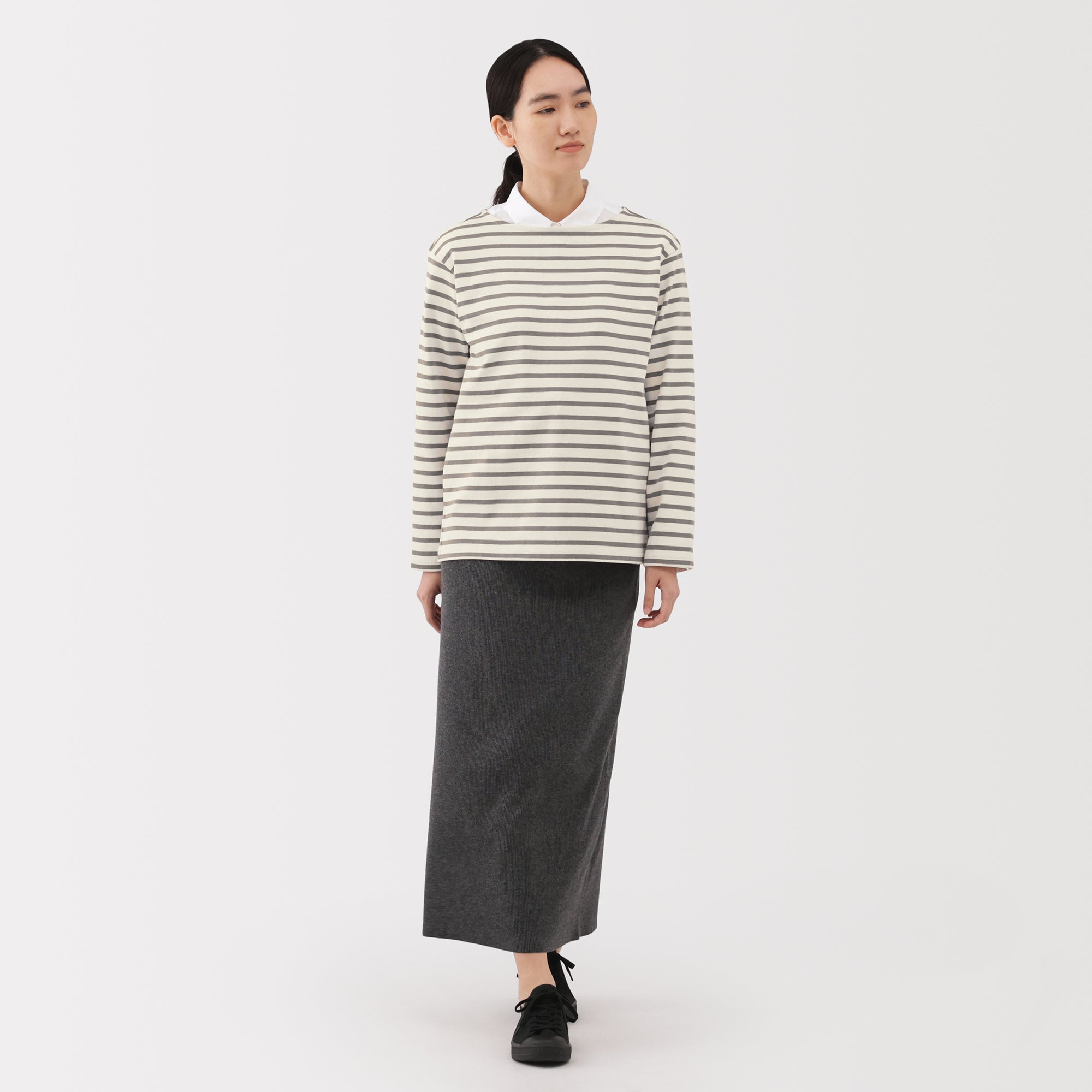 Heavyweight Boat Neck T-Shirt - Image 20