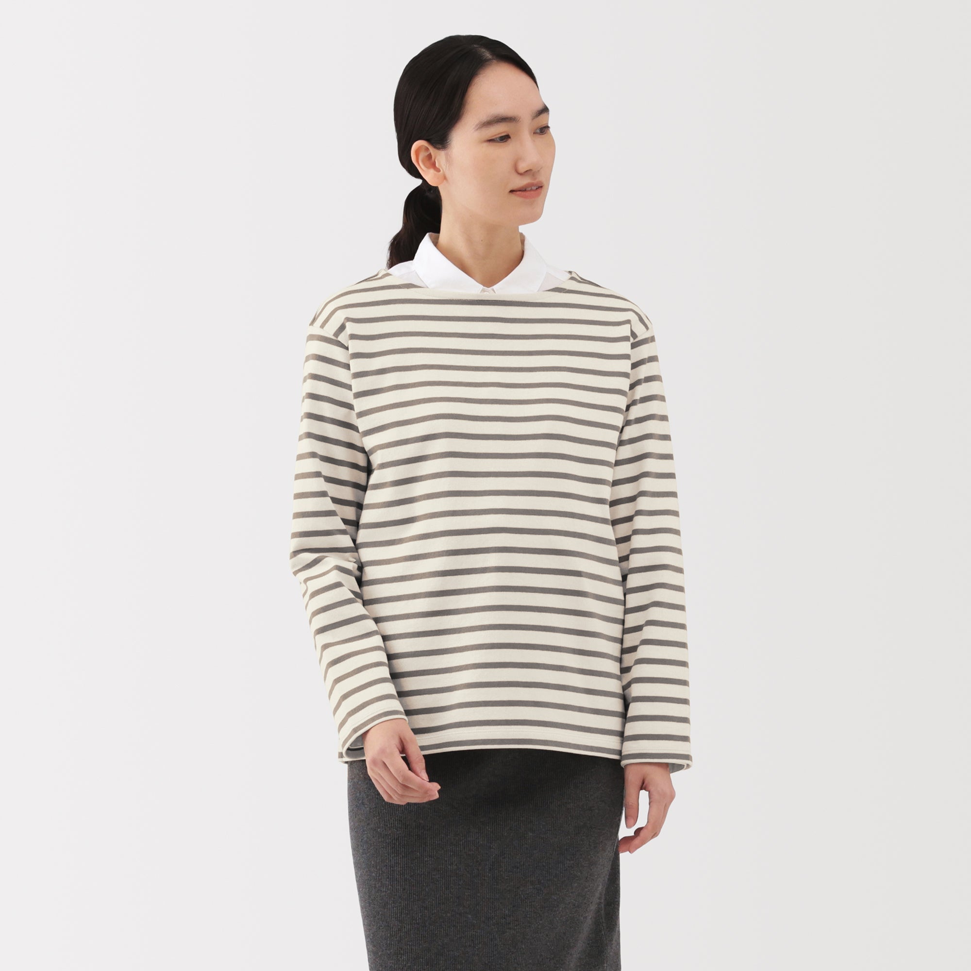 Heavyweight Boat Neck T-Shirt - Image 19