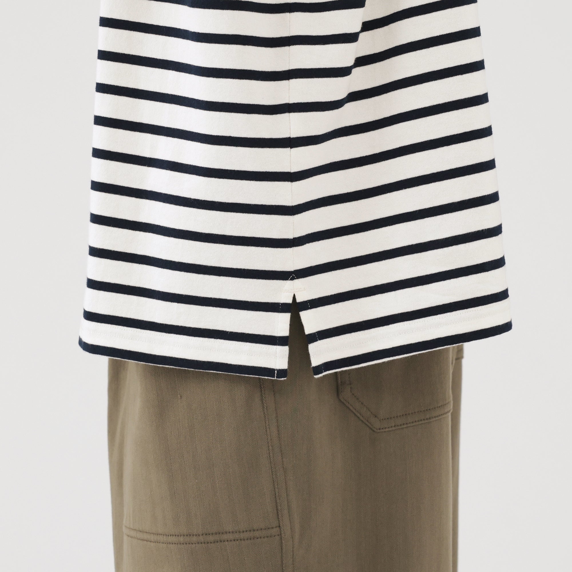 Heavyweight Boat Neck T-Shirt - Image 16