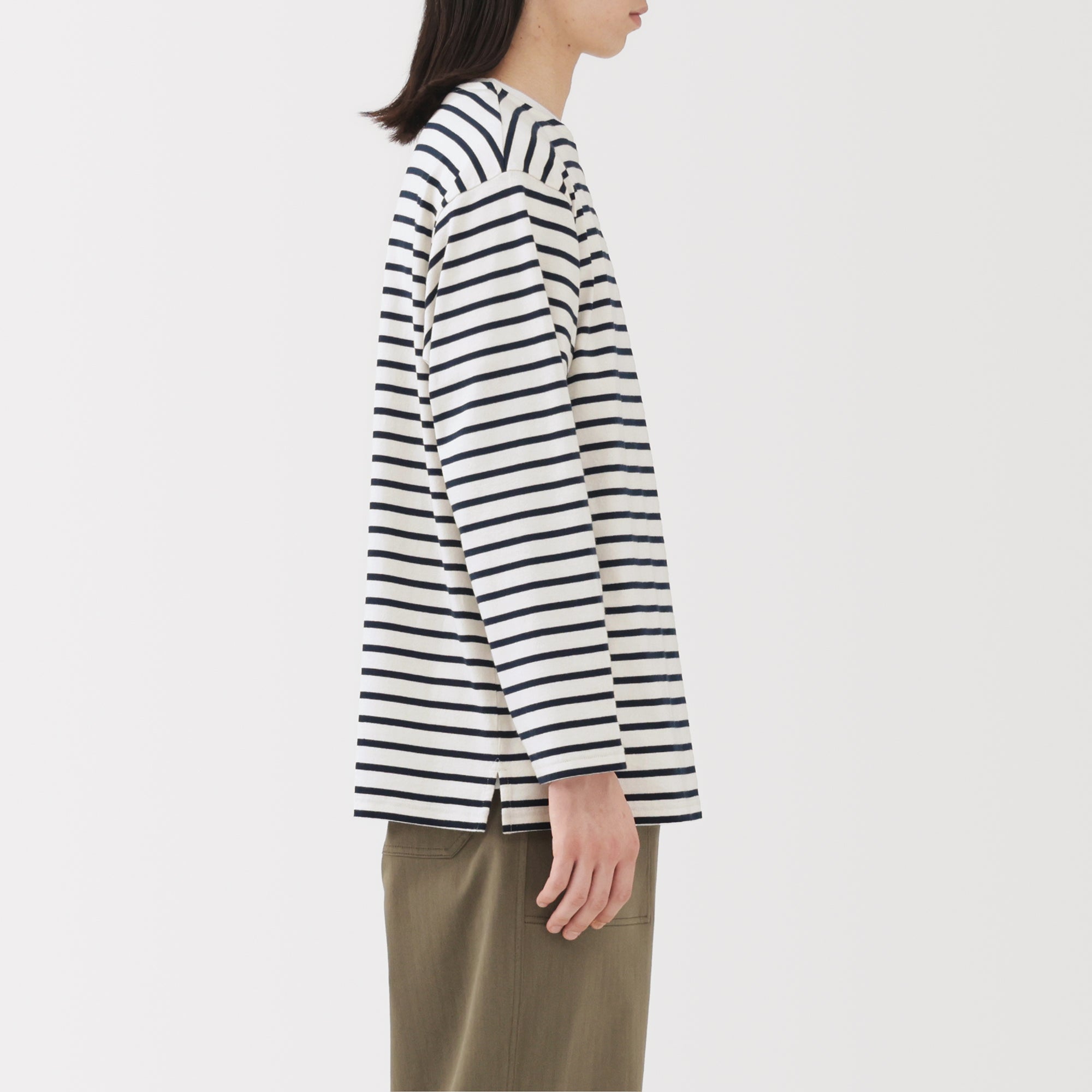 Heavyweight Boat Neck T-Shirt - Image 5