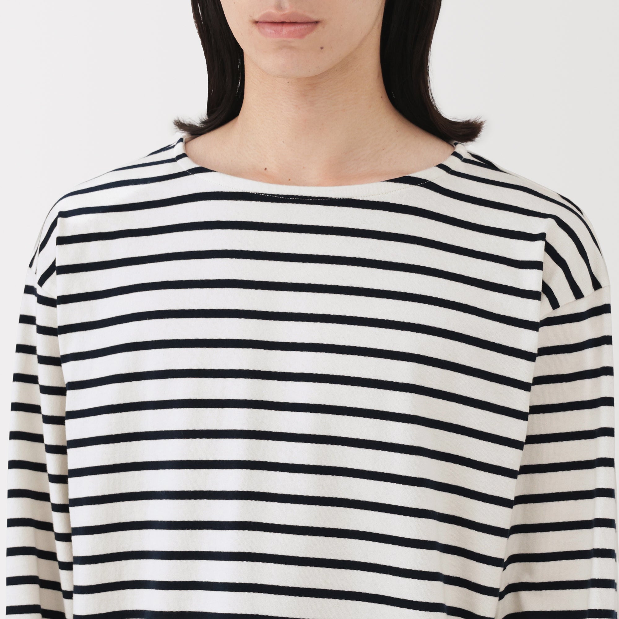 Heavyweight Boat Neck T-Shirt - Image 7
