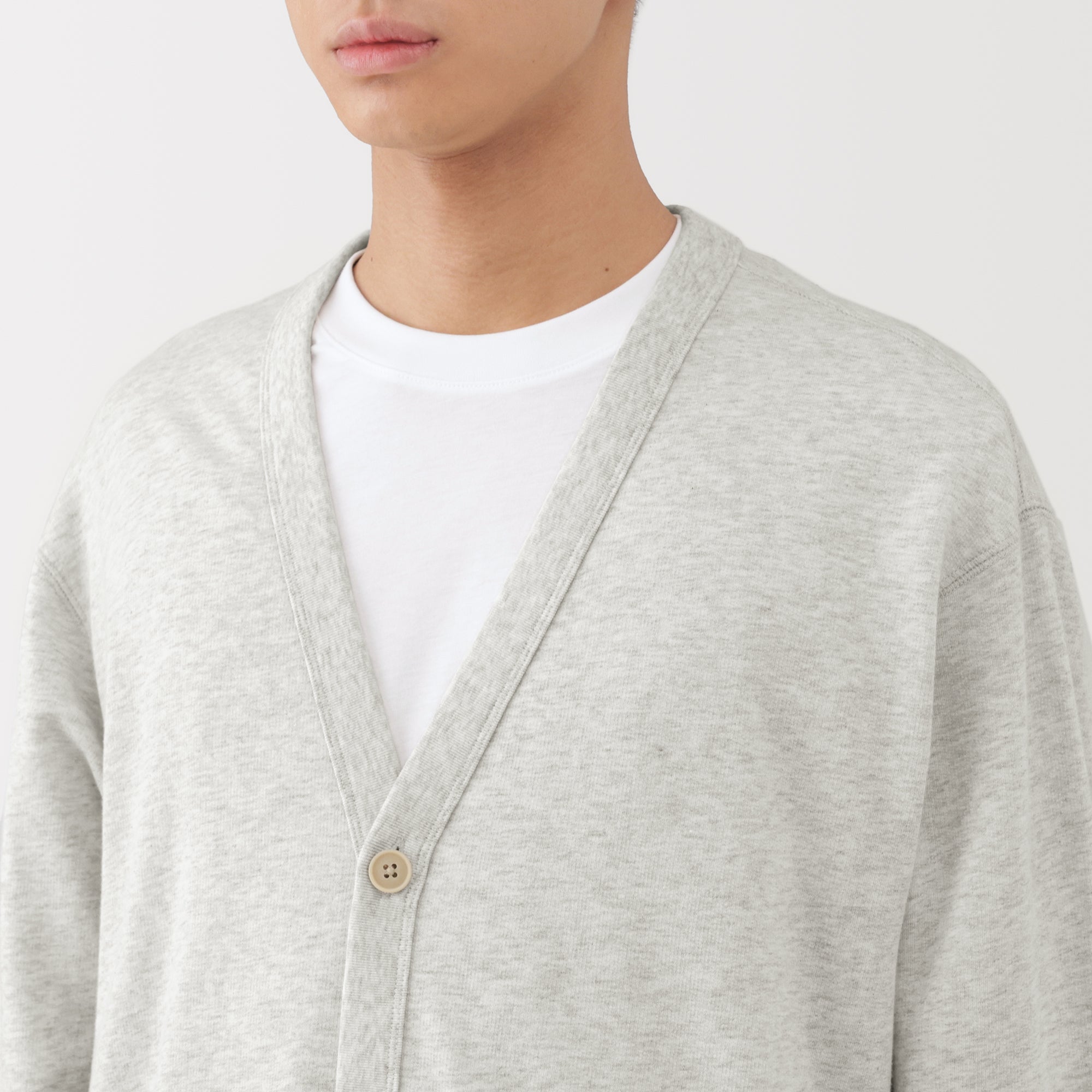 Sweatshirt V-Neck Cardigan - Image 23