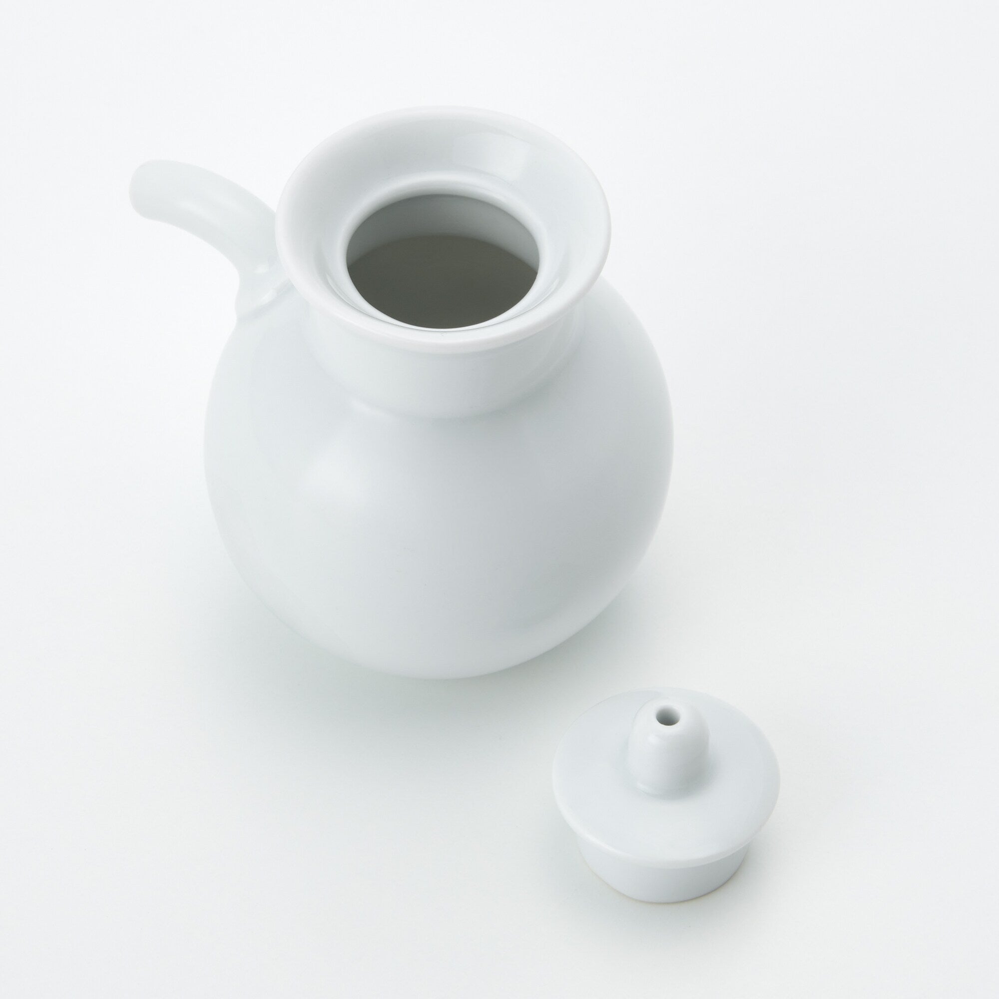 White Porcelain Sauce Pot - Image 5