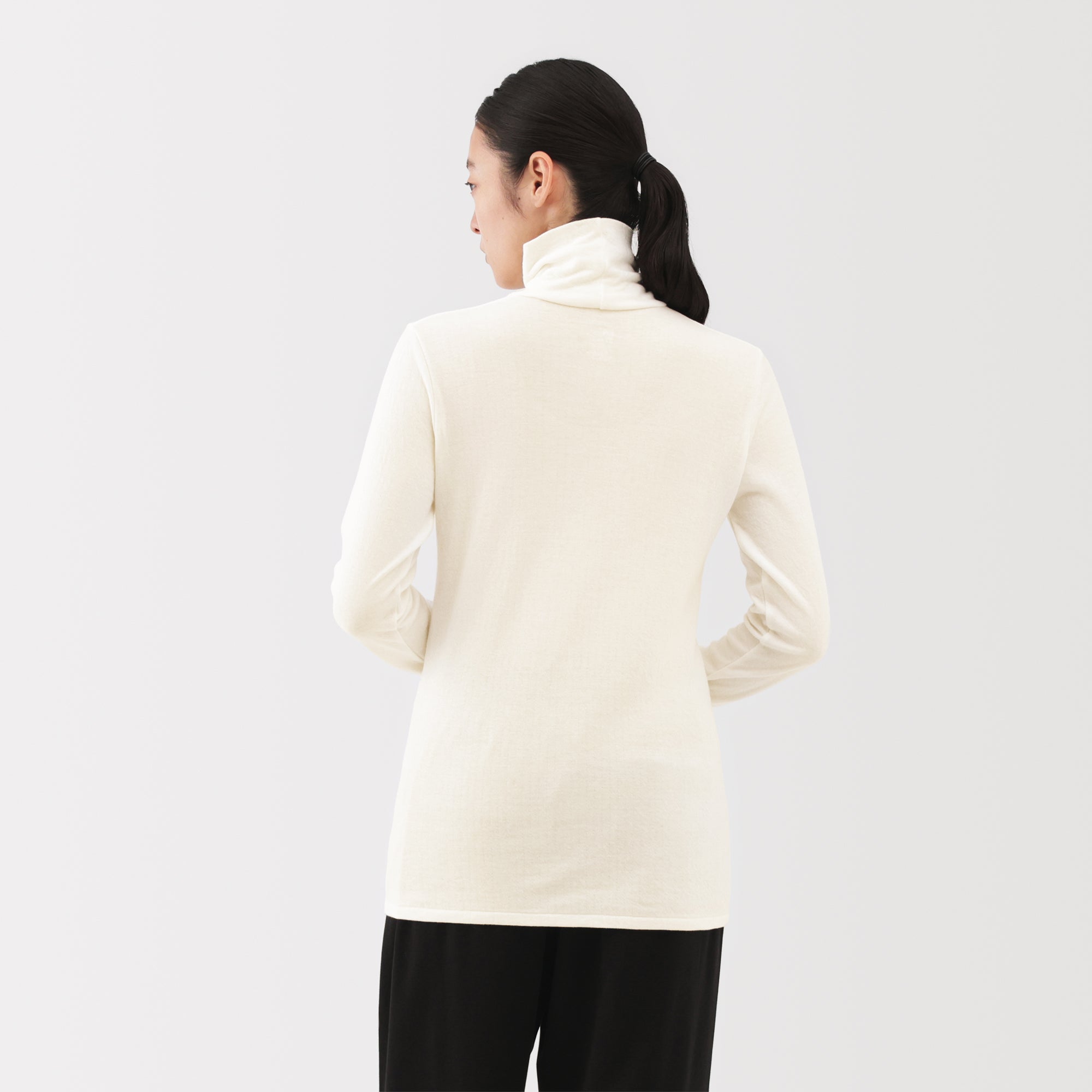 Labo Cotton Cashmere Turtleneck T-Shirt - Image 25