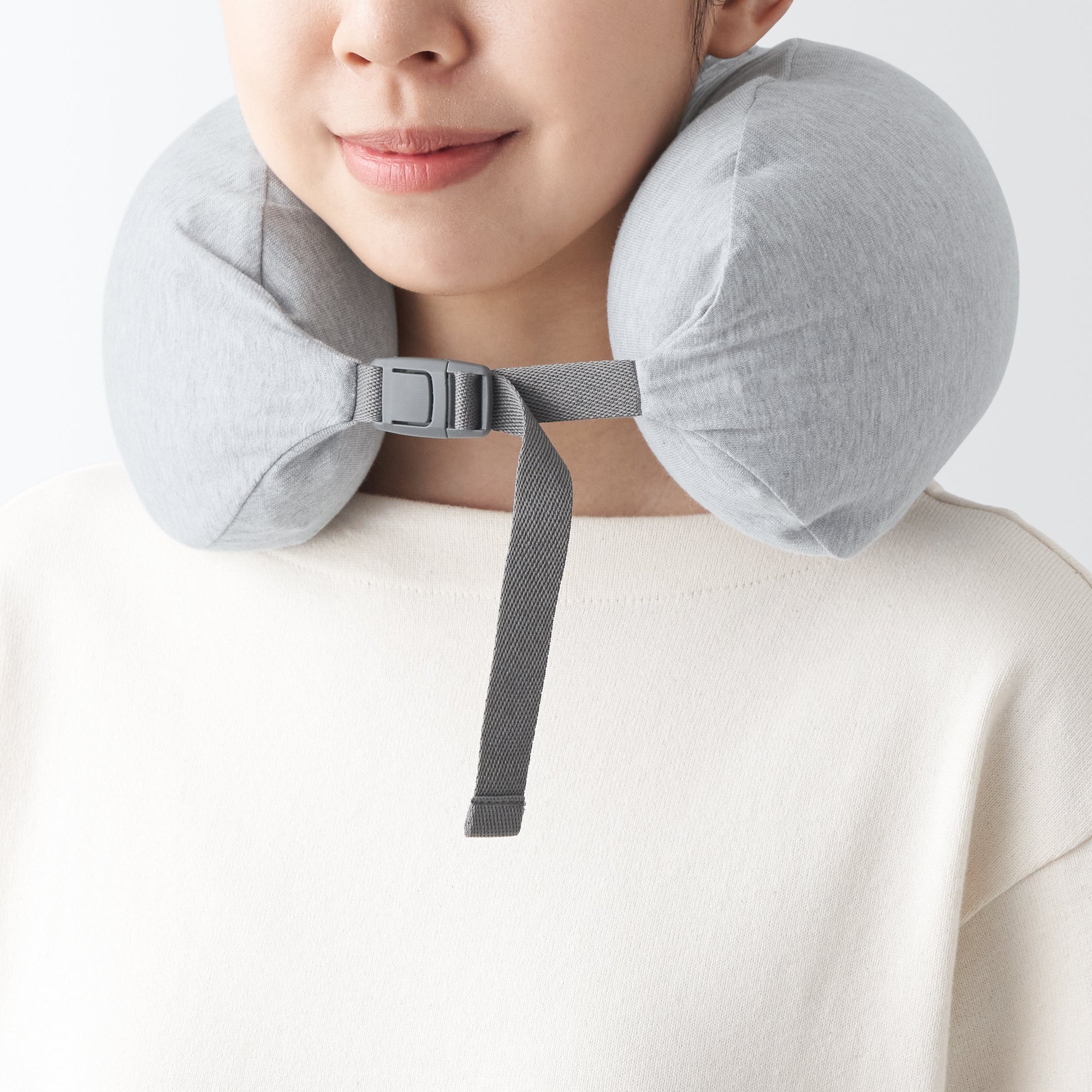 Fitting Neck Cushion - Image 10