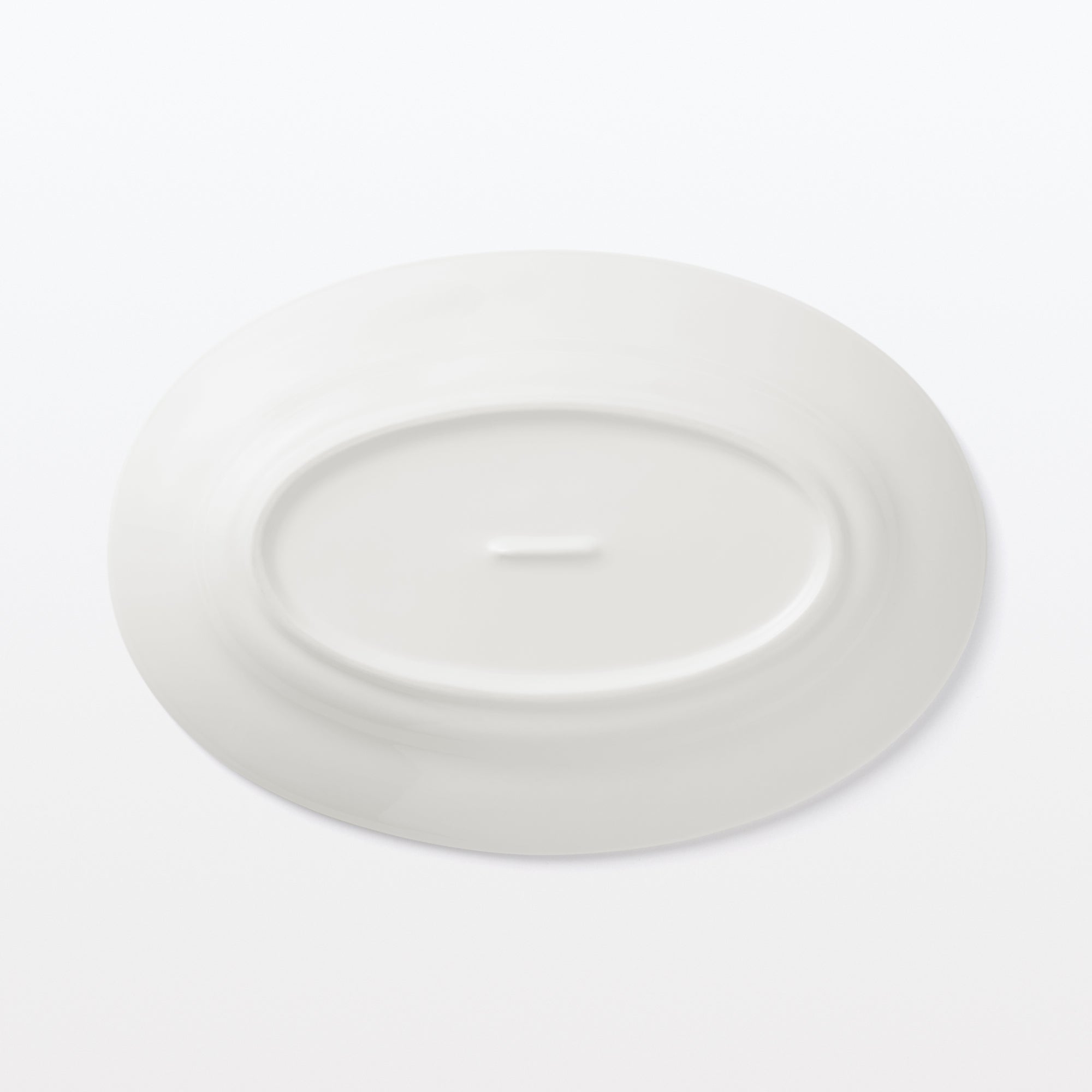 Porcelain Rimmed Oval Plate Medium - White - Image 4