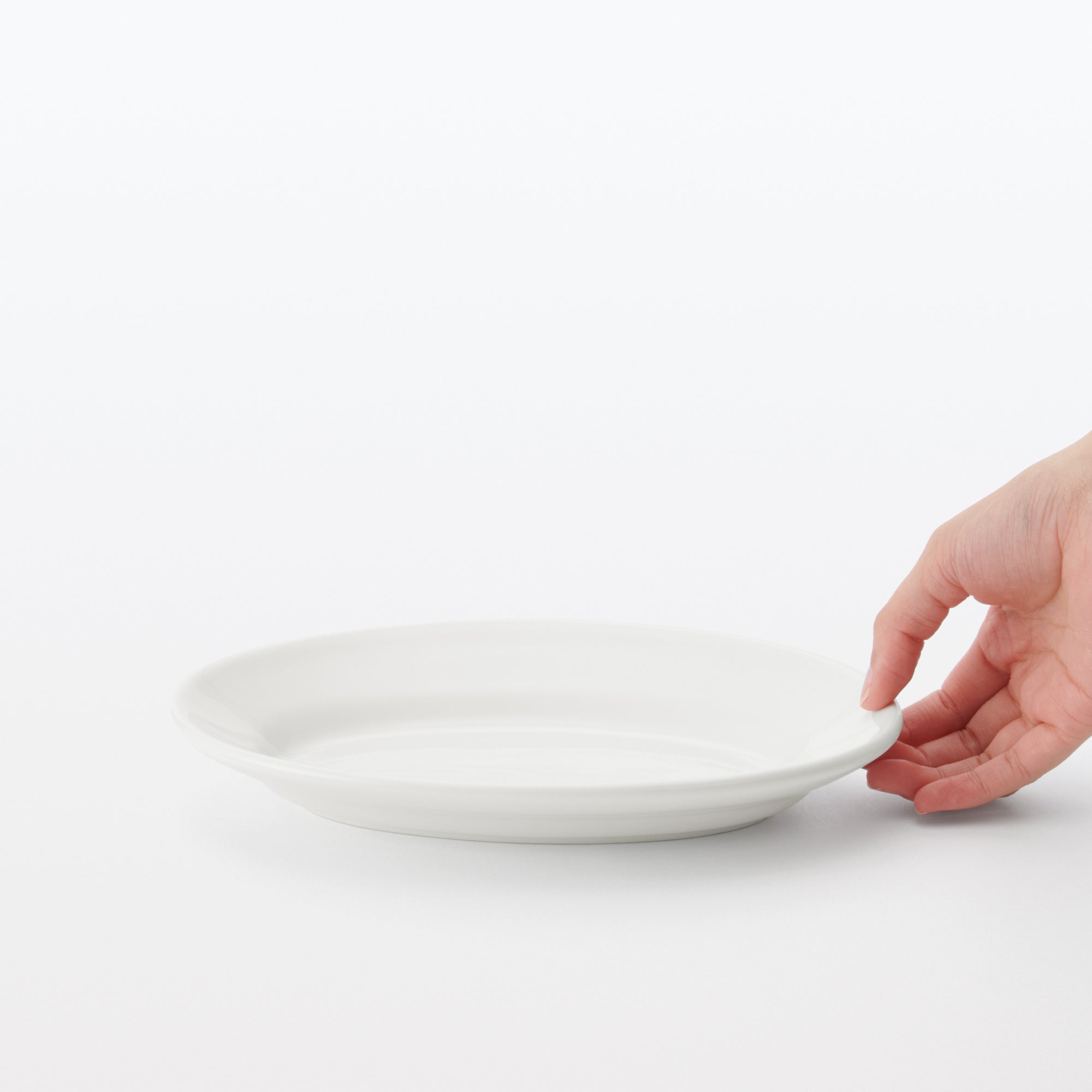 Porcelain Rimmed Oval Plate Medium - White - Image 6