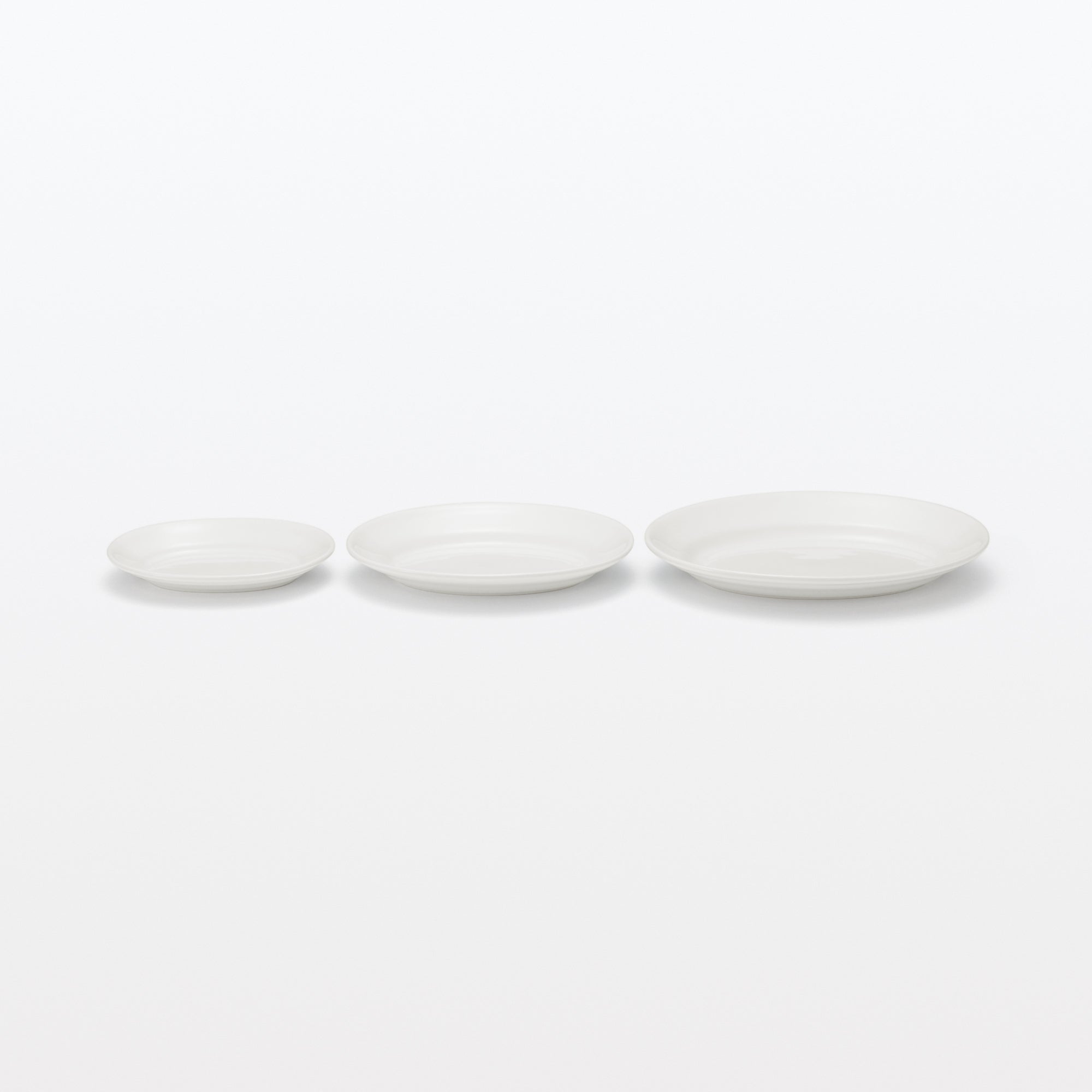 Porcelain Rimmed Oval Plate Medium - White - Image 7
