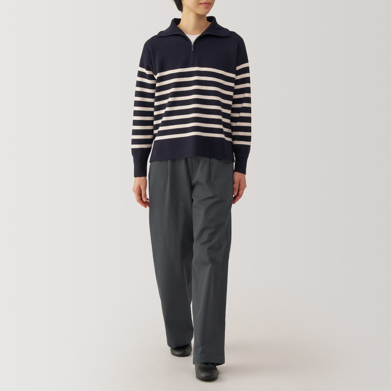 Women's Slub Yarn Chino Darted Wide Pants - Image 4