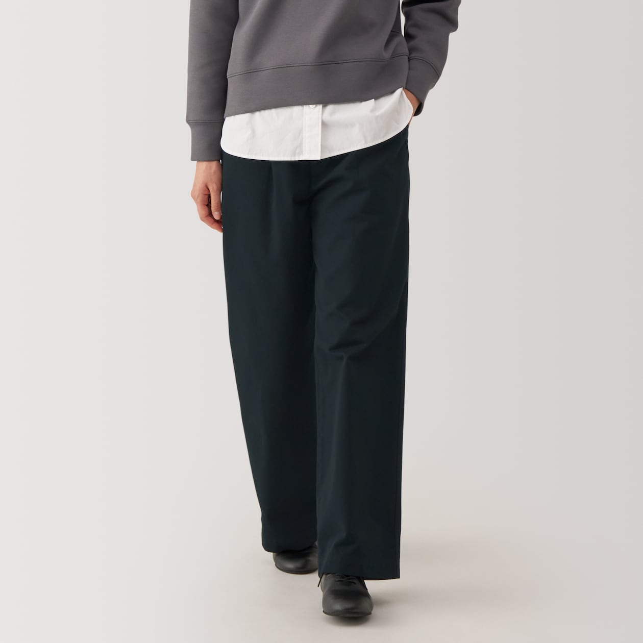 Women's Slub Yarn Chino Darted Wide Pants - Image 31
