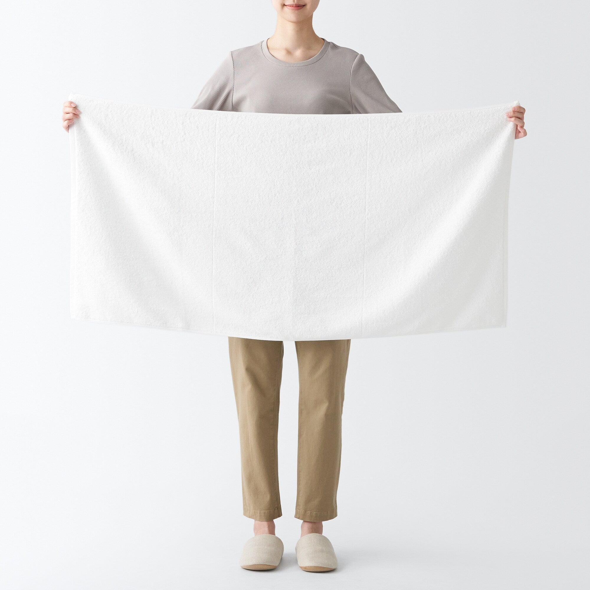 Twin Pile Small Bath Towel with Loop - Image 10
