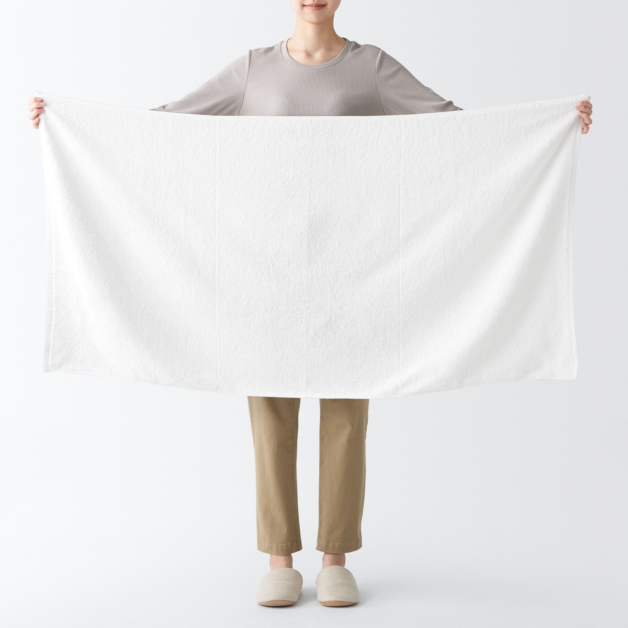 Twin Pile Bath Towel with Loop - Image 4