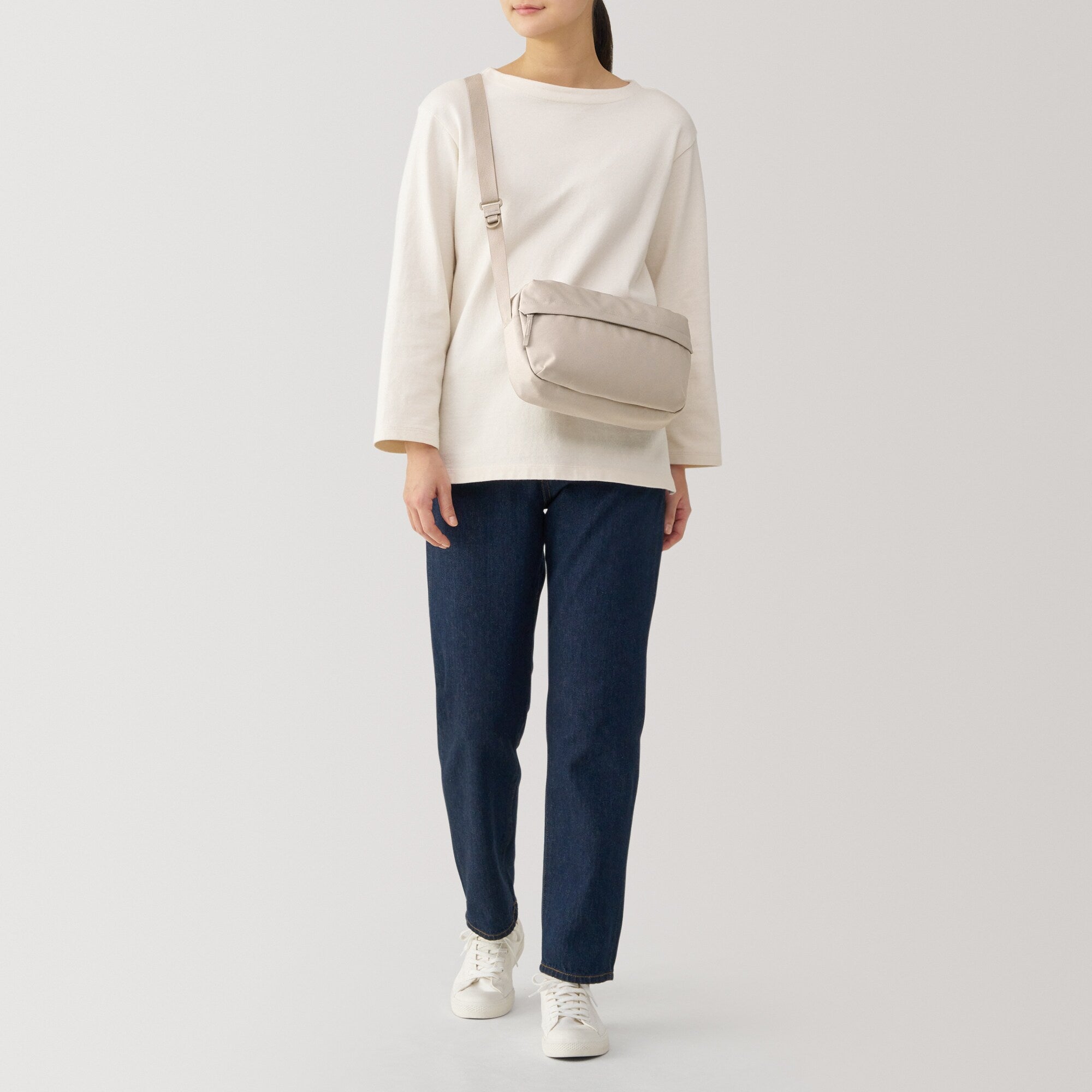 Water Repellent Shoulder Bag - Image 39
