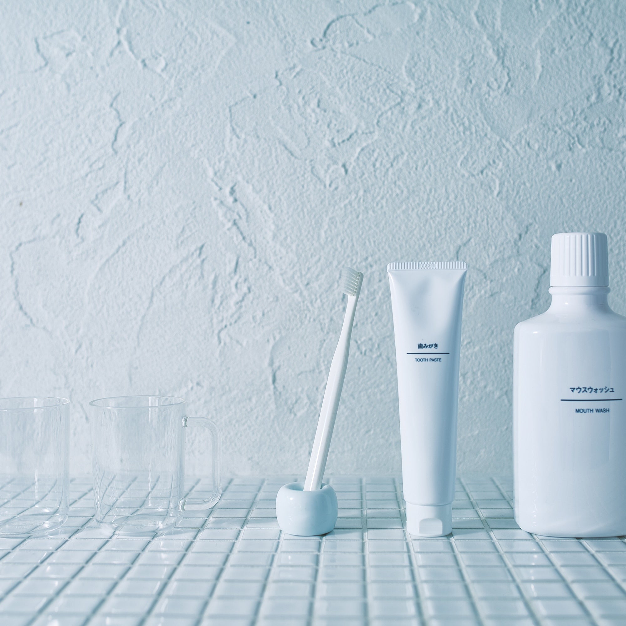 White Porcelain Toothbrush Stand - Image 3
